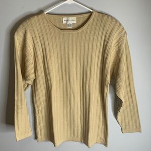 Oval Room Women’s ribbed cotton sweater, size Med, good condition one tiny spot